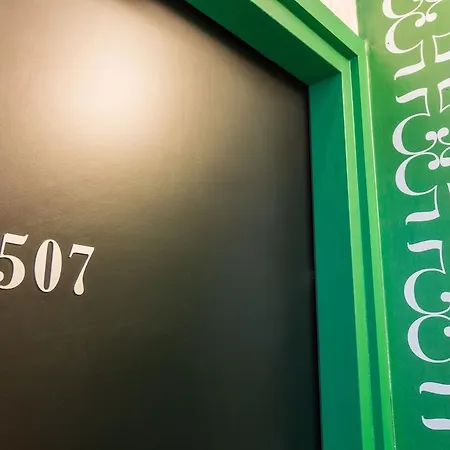 Crayon Rouge - Louvre Palais Royal 4* パリ