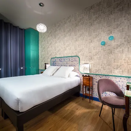 Crayon Rouge - Louvre Palais Royal 4*