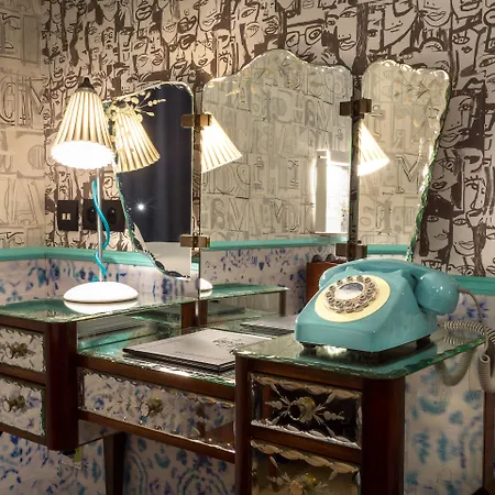 Crayon Rouge - Louvre Palais Royal Hotell 4*