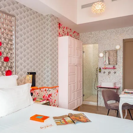 Crayon Rouge - Louvre Palais Royal 4*