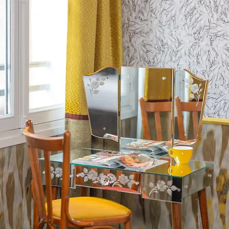 Crayon Rouge - Louvre Palais Royal Hotell