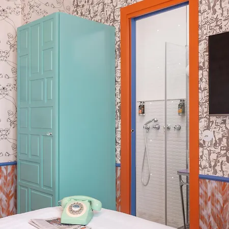 Crayon Rouge - Louvre Palais Royal 4*