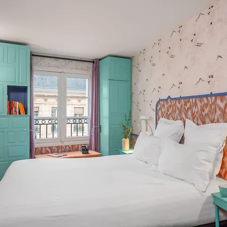 Crayon Rouge - Louvre Palais Royal Hotell