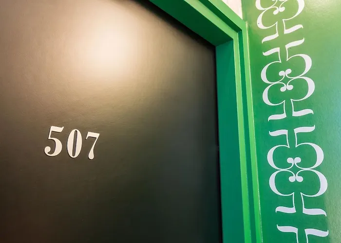 Crayon Rouge - Louvre Palais Royal 4* パリ