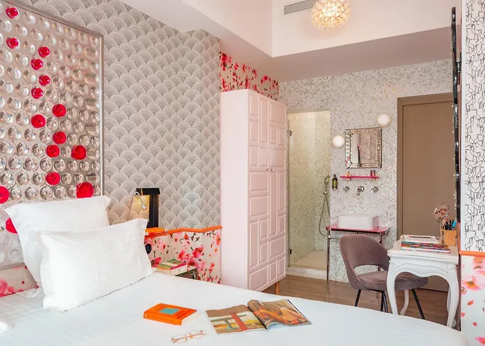 Crayon Rouge - Louvre Palais Royal 4*