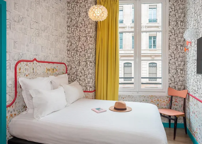 ホテル Crayon Rouge - Louvre Palais Royal パリ