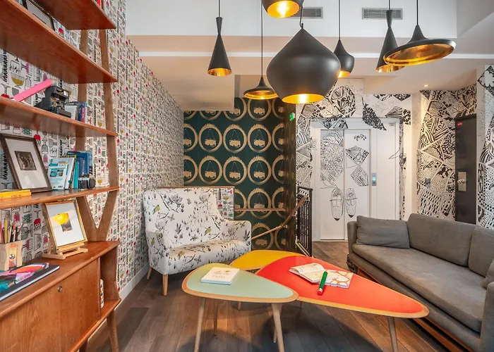 ホテル Crayon Rouge - Louvre Palais Royal パリ