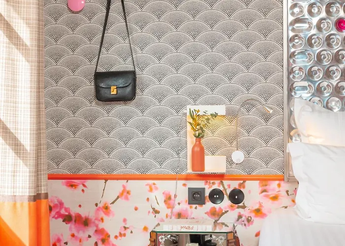 Crayon Rouge - Louvre Palais Royal パリ