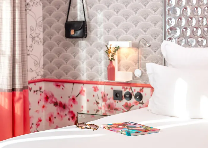 Crayon Rouge - Louvre Palais Royal 4*