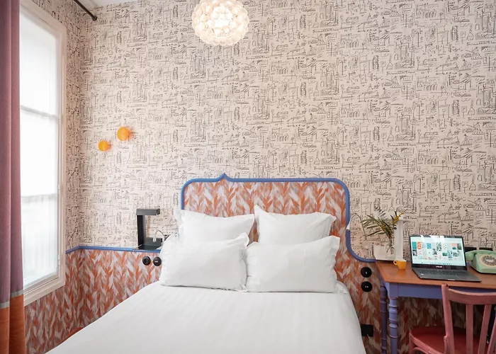 Crayon Rouge - Louvre Palais Royal パリ