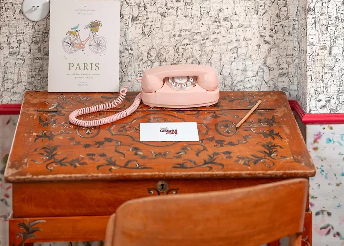 ホテル Crayon Rouge - Louvre Palais Royal パリ