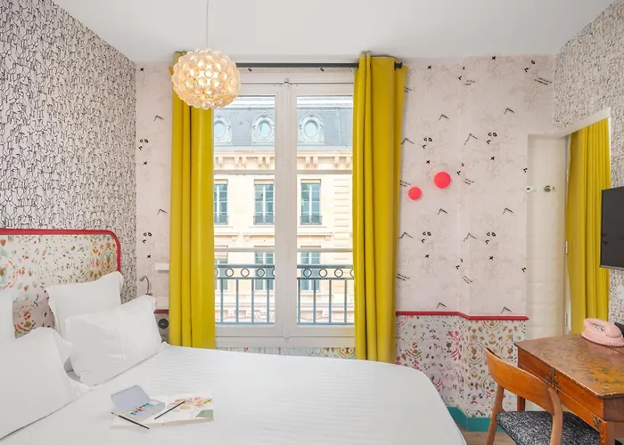 Crayon Rouge - Louvre Palais Royal パリ