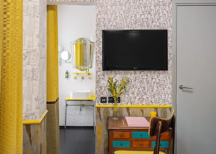 Crayon Rouge - Louvre Palais Royal 4*