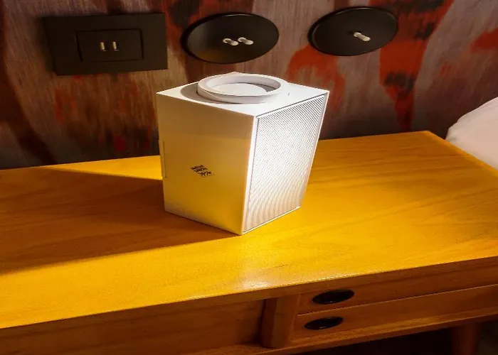 Crayon Rouge - Louvre Palais Royal パリ