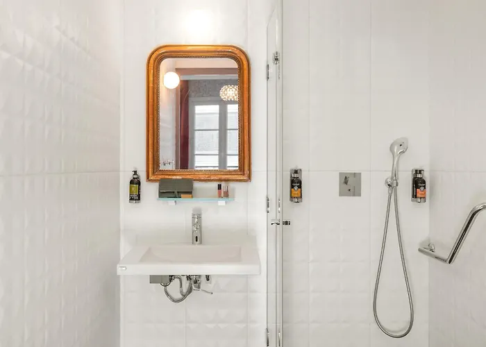 ホテル Crayon Rouge - Louvre Palais Royal 4*