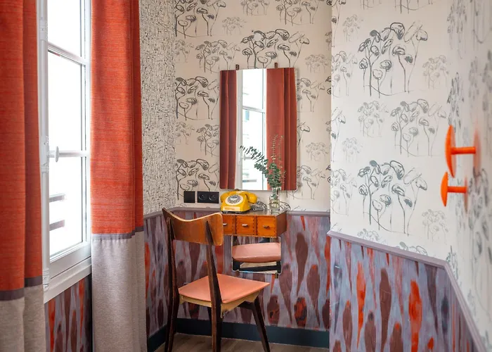 Crayon Rouge - Louvre Palais Royal ホテル