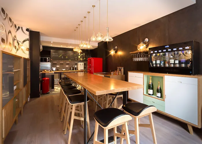 ホテル Crayon Rouge - Louvre Palais Royal 4*