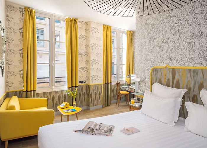 Crayon Rouge - Louvre Palais Royal 4*