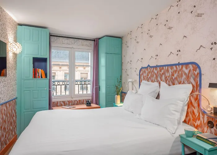 Crayon Rouge - Louvre Palais Royal ホテル