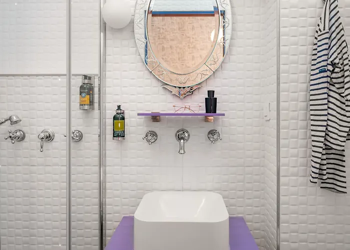 Crayon Rouge - Louvre Palais Royal