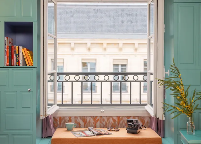 ホテル Crayon Rouge - Louvre Palais Royal 4*