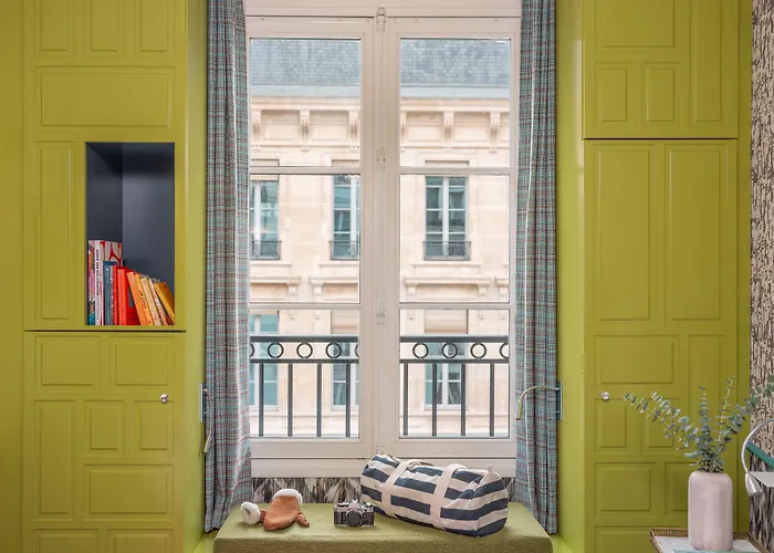 ホテル Crayon Rouge - Louvre Palais Royal 4*