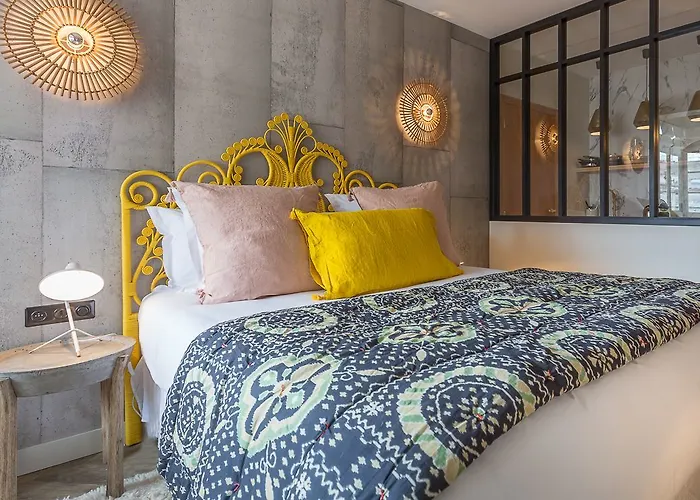 Crayon Rouge - Louvre Palais Royal 4*