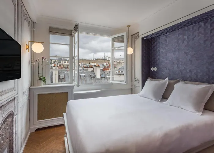 Crayon Rouge - Louvre Palais Royal 4*