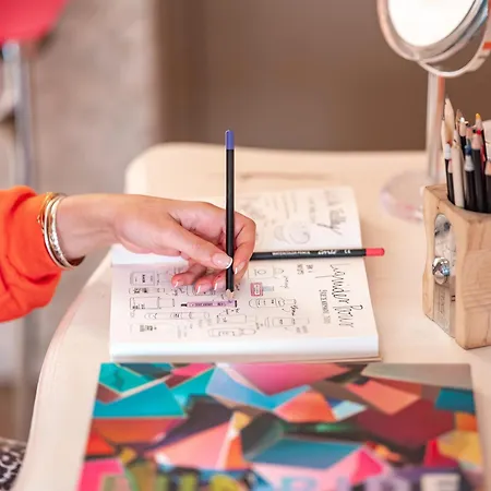 Отель Crayon Rouge - Louvre Palais Royal